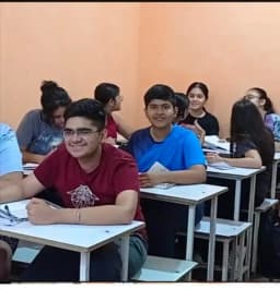 OM EDUCATION | Best Coaching for Maths | Science | Physics | Accounts | Economics in Noida