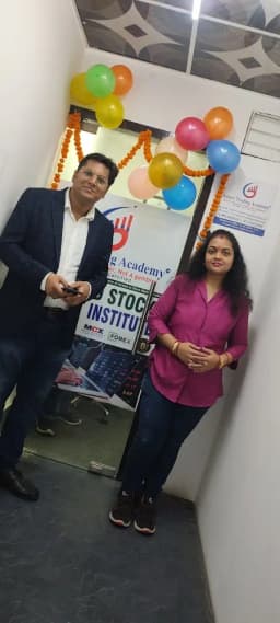 Smart Trading Academy Noida - Stock Option & Forex Trading Classes & Courses Institute